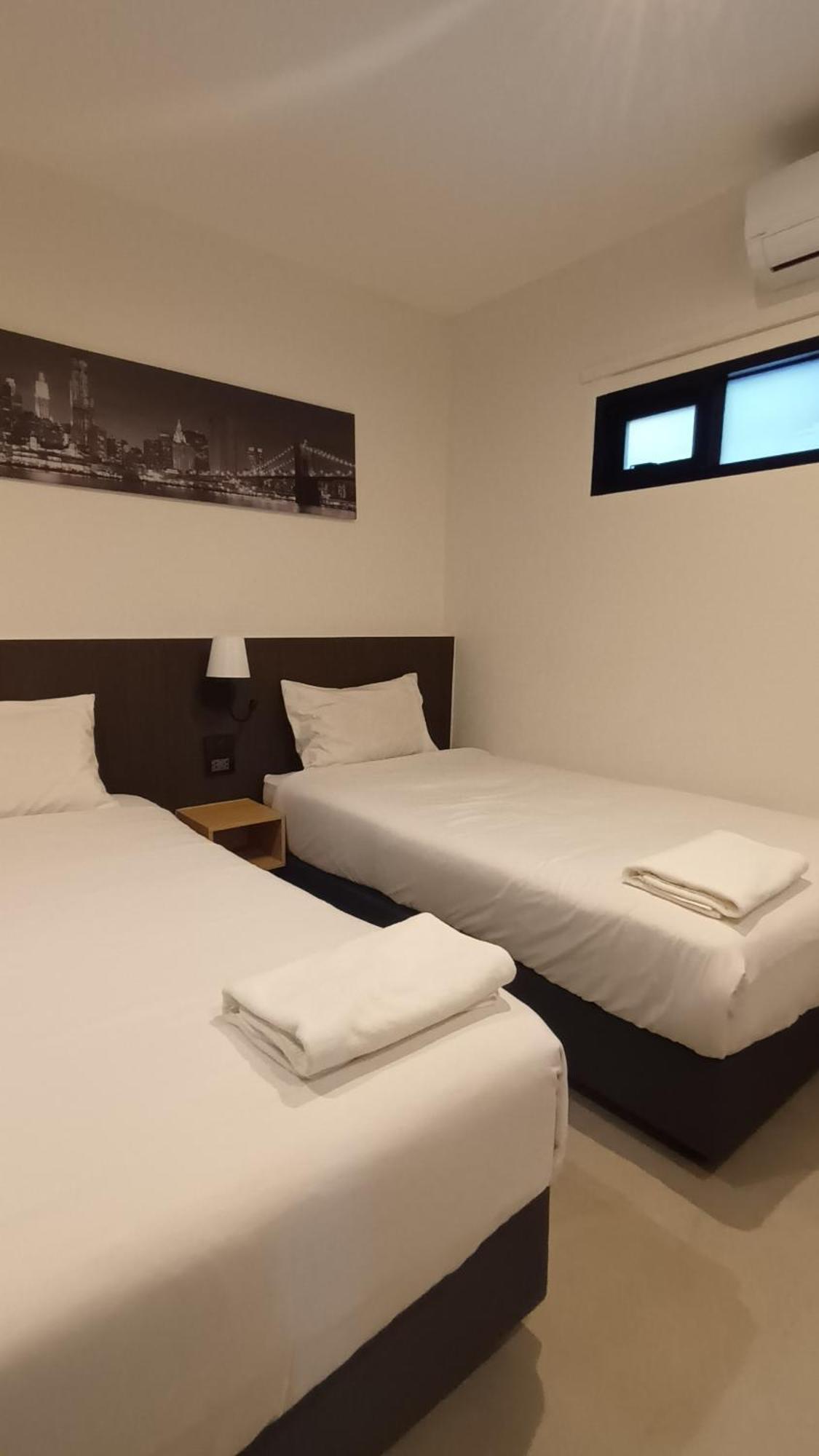 The Blocks Hostel Sukhumvit 10 Банкок Екстериор снимка