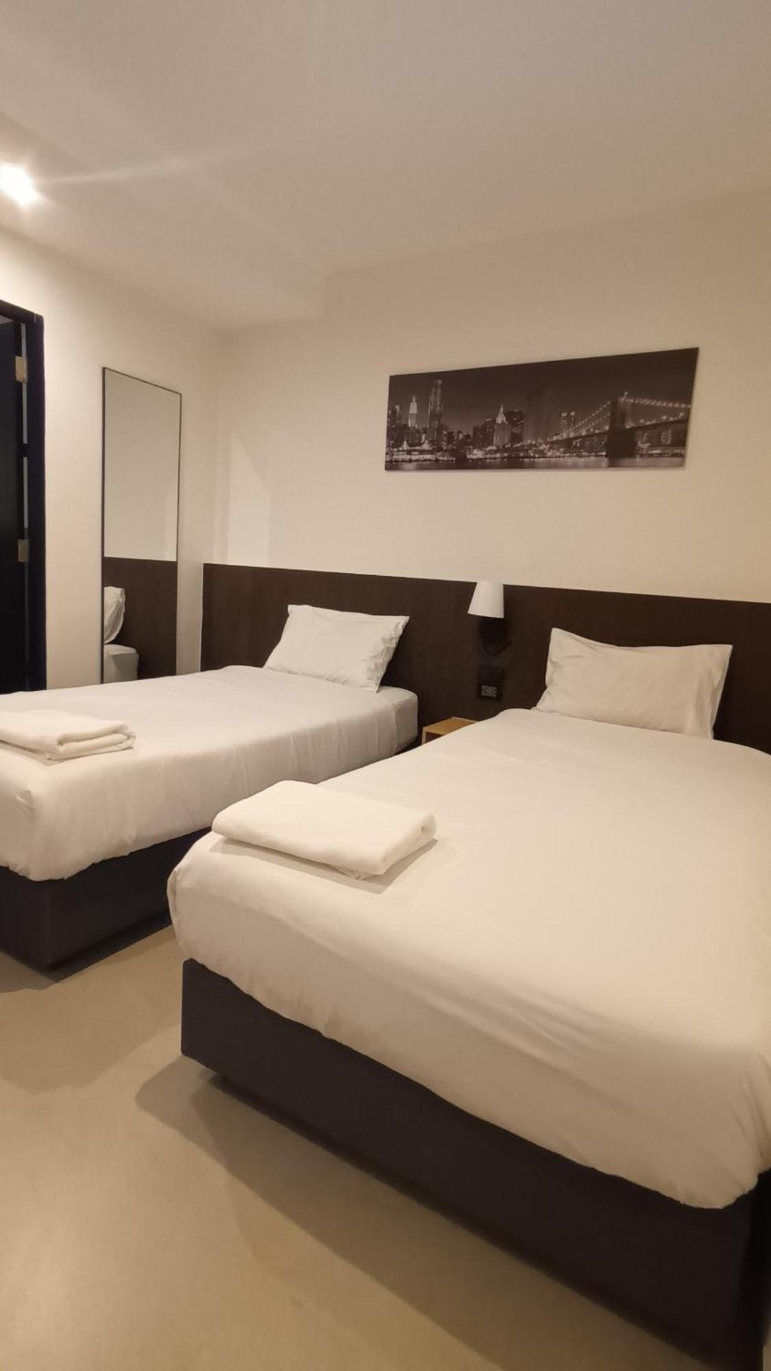 The Blocks Hostel Sukhumvit 10 Банкок Екстериор снимка