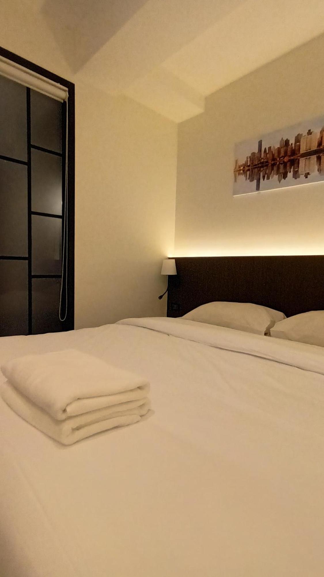 The Blocks Hostel Sukhumvit 10 Банкок Екстериор снимка