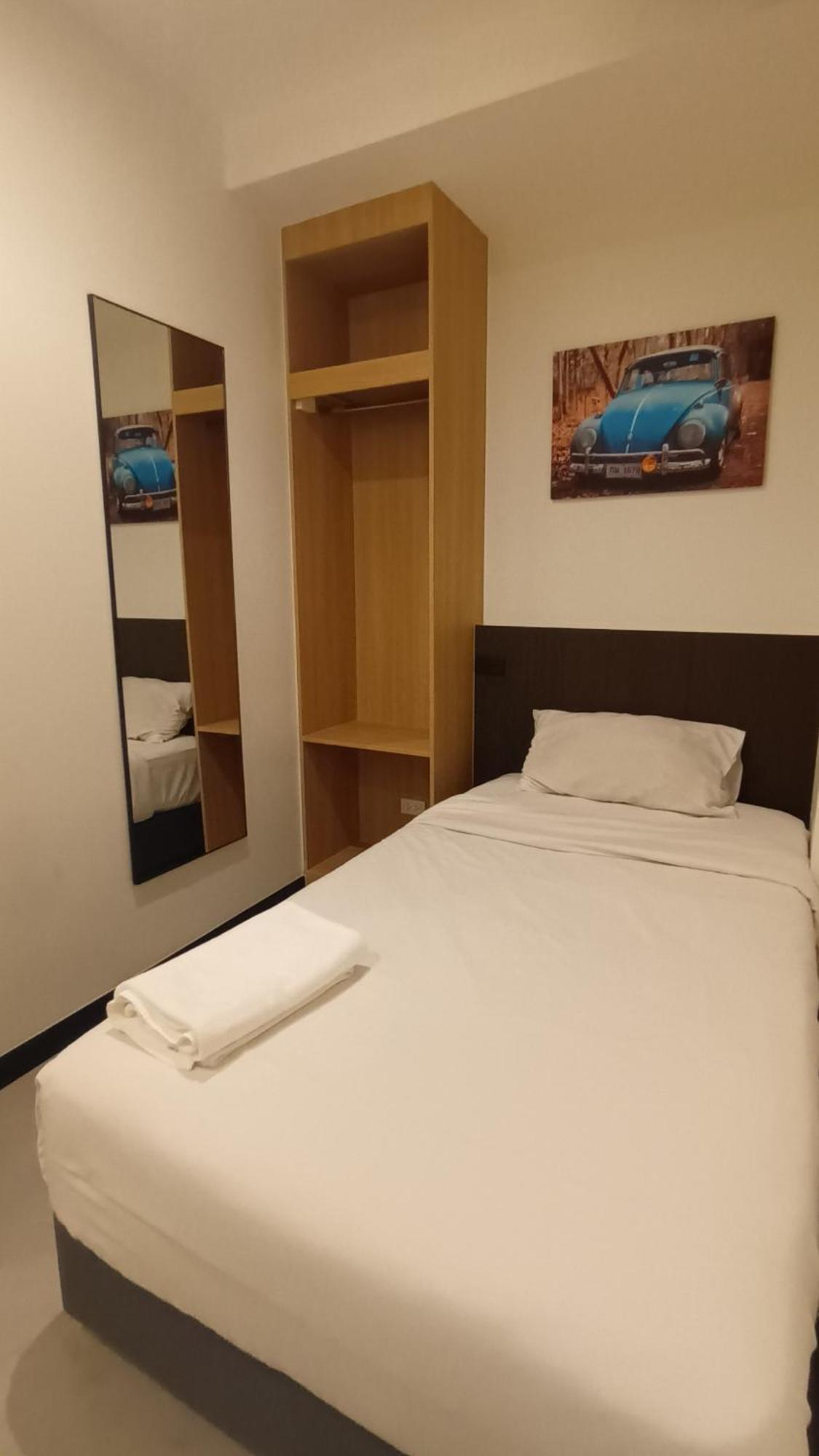 The Blocks Hostel Sukhumvit 10 Банкок Екстериор снимка