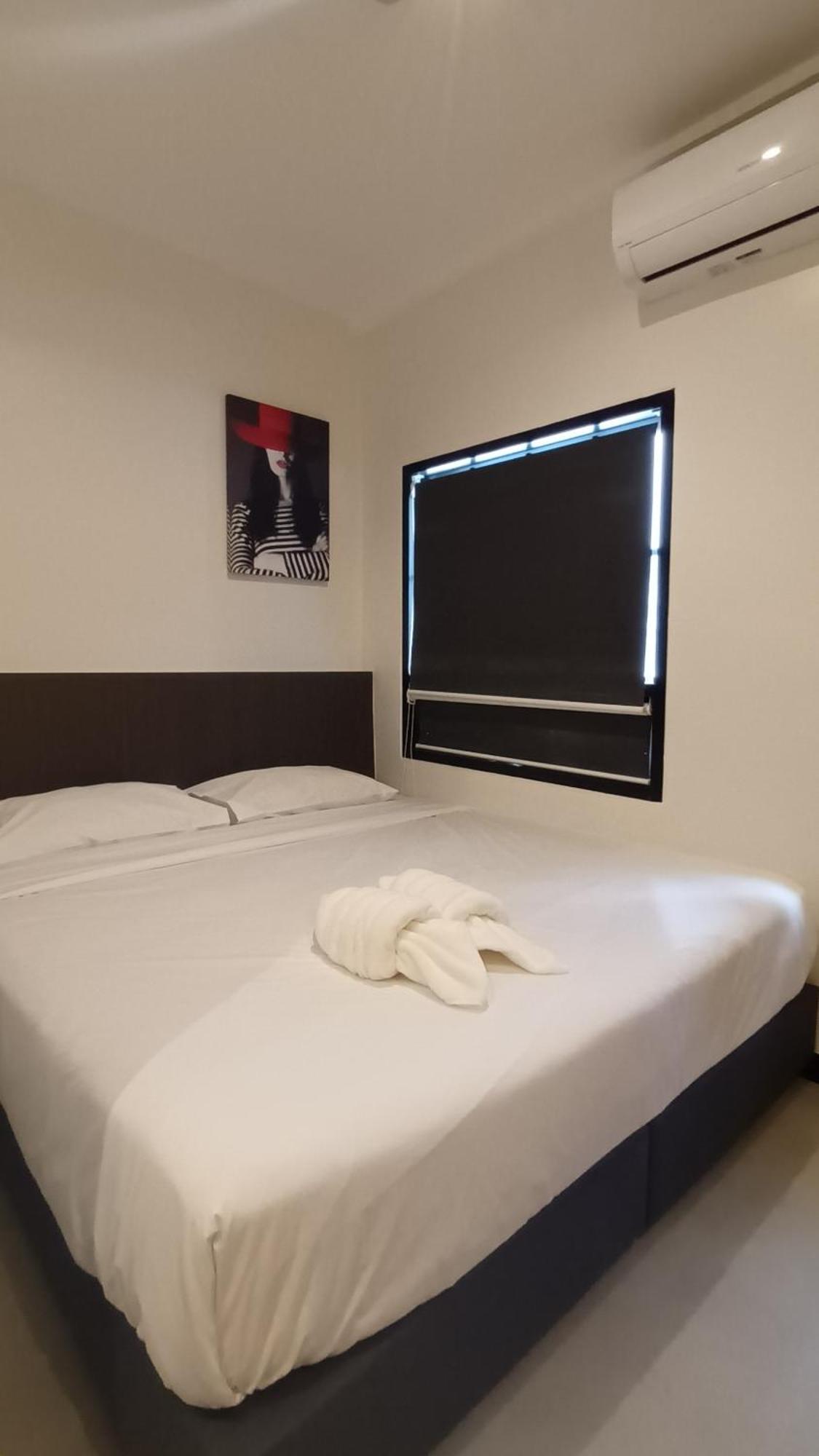 The Blocks Hostel Sukhumvit 10 Банкок Екстериор снимка