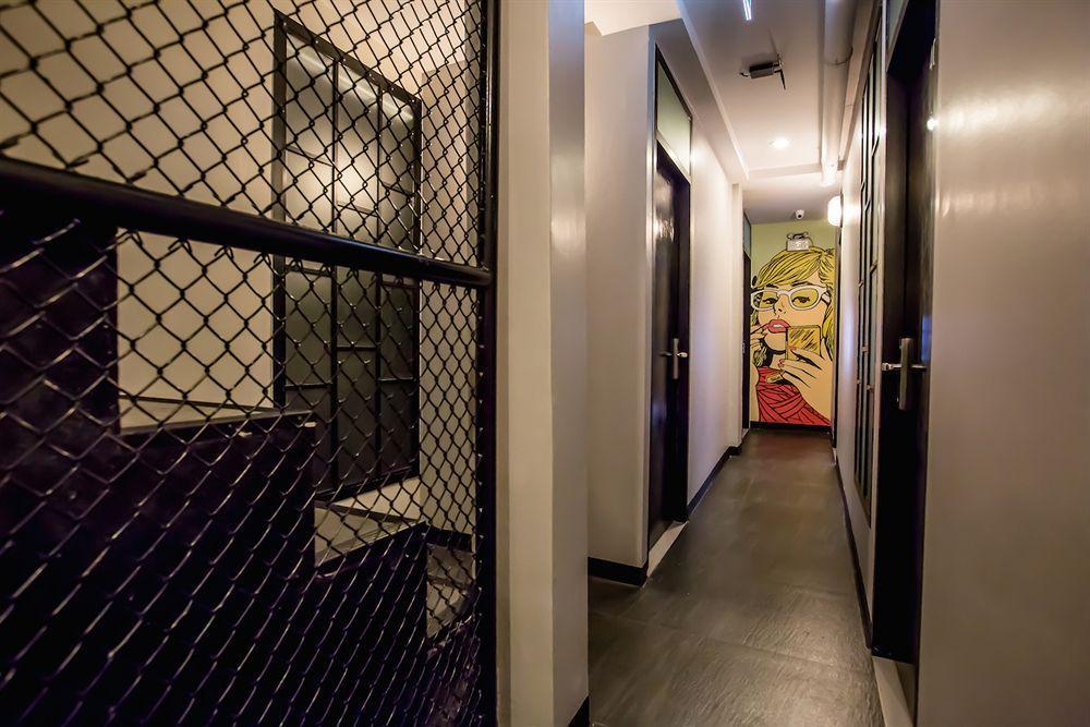 The Blocks Hostel Sukhumvit 10 Банкок Екстериор снимка