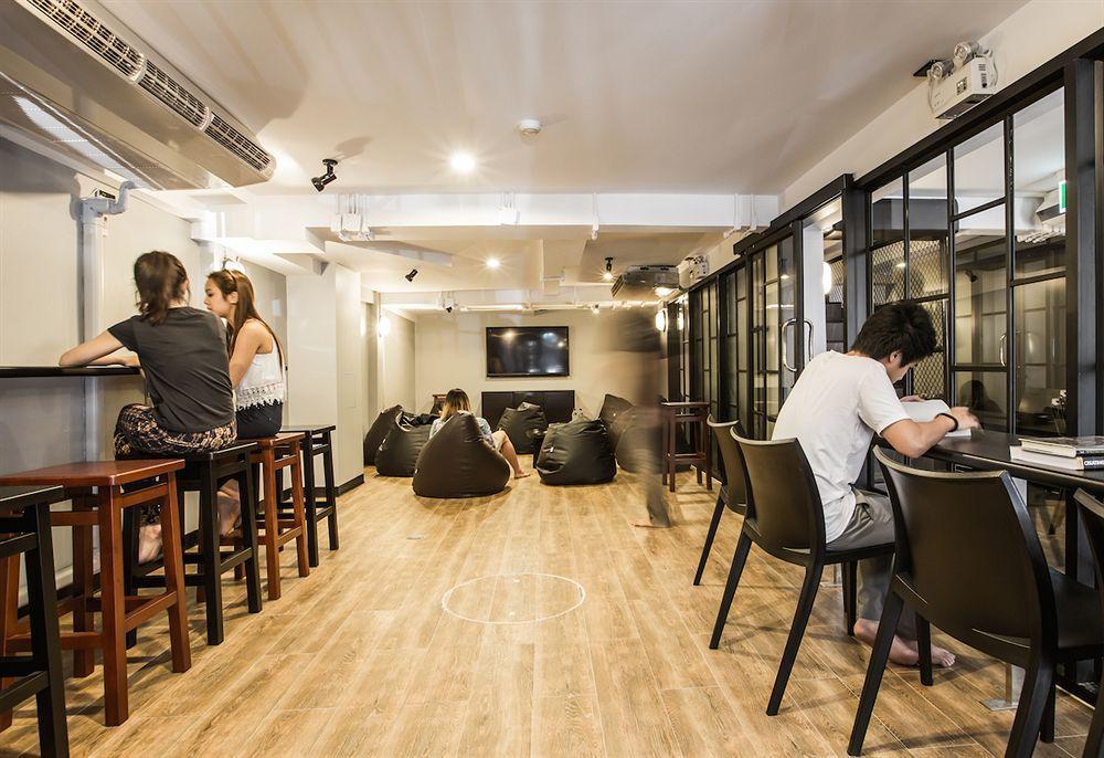 The Blocks Hostel Sukhumvit 10 Банкок Екстериор снимка