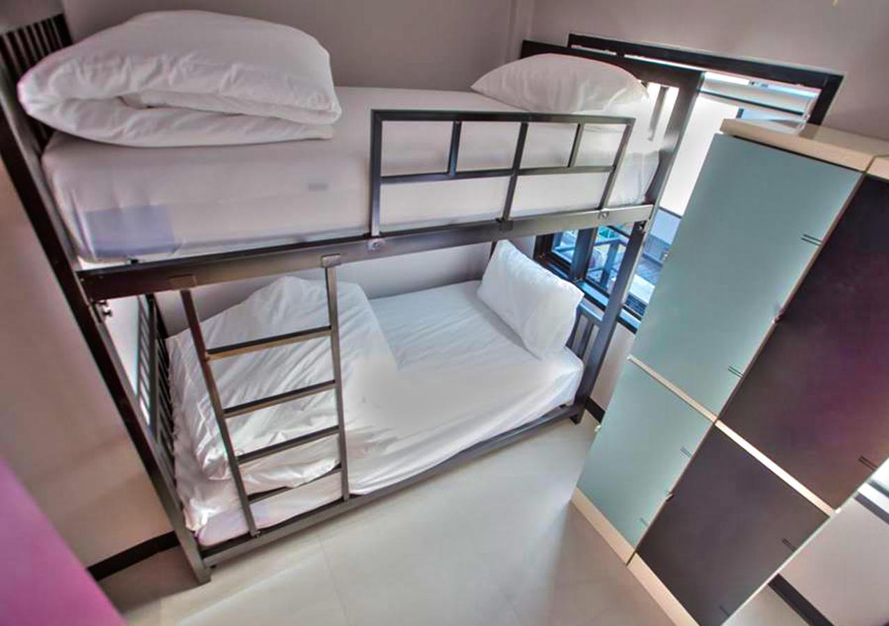 The Blocks Hostel Sukhumvit 10 Банкок Екстериор снимка